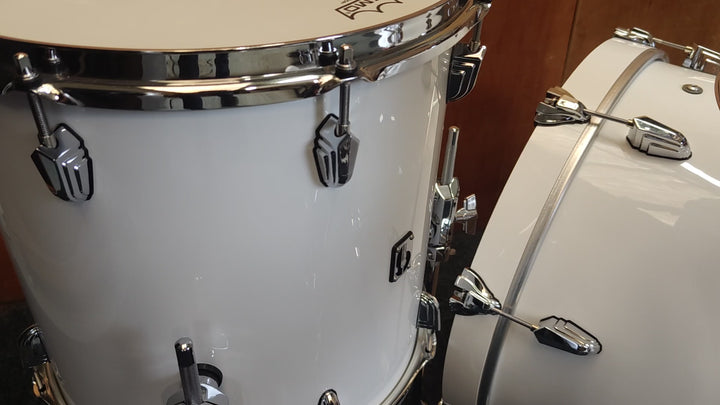 Pre-Owned British Drum Company Legend Club in Picadilly White 20"/10"/12"/14" Video