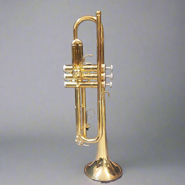 Yamaha YTR-2330 Bb Trumpet Gold Lacquer - Display model