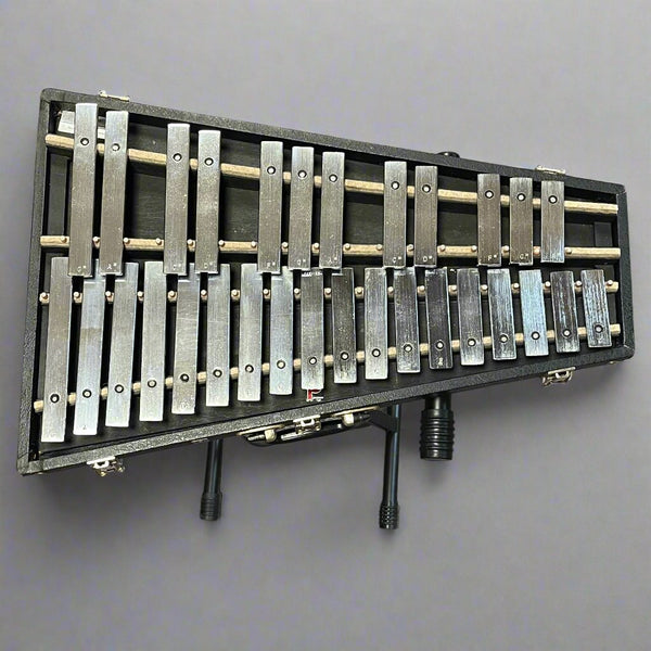 Pre-Owned Premier 2.5 Octave G-C 570 Glockenspiel with Original Shaped Case - Steel Bars in Good Condition