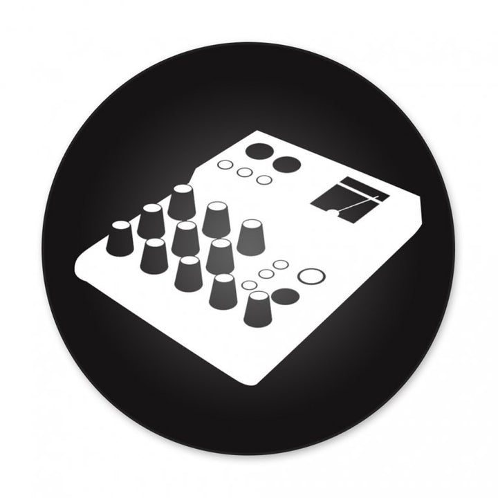 Audio routing graphic showing stereo signal application

