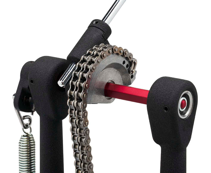 DW single kick pedal with Tri-Pivot clamp and dual-chain drive