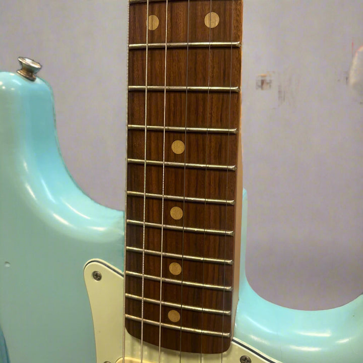 Road Worn Fender Stratocaster – Pau Ferro Fingerboard Detail

