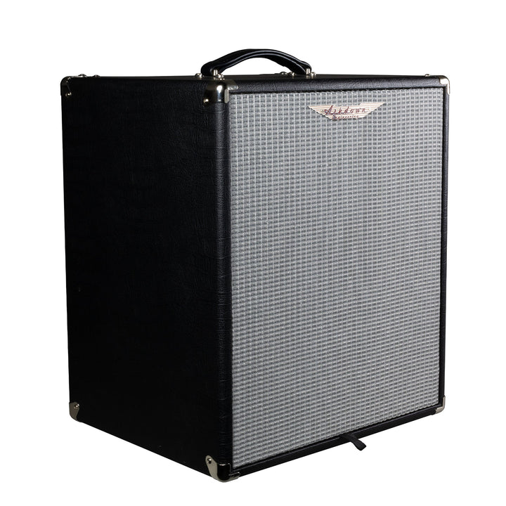  Compact, lightweight design with durable tolex covering and chrome metal corners