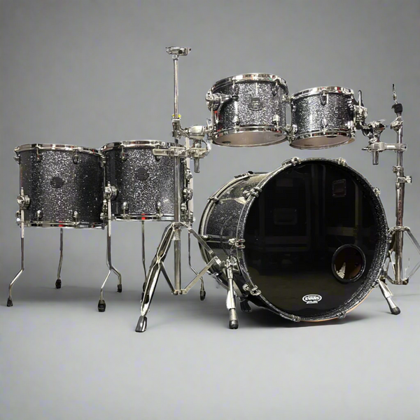 Pre-Owned - Mapex Saturn IV MH Granite Sparkle - 5-Piece Maple/Walnut Drum Kit (22" Bass, 10"/12" Rack Toms, 14"/16" Floor Toms) with Evans G2 Heads & Tom Mounting Hardware