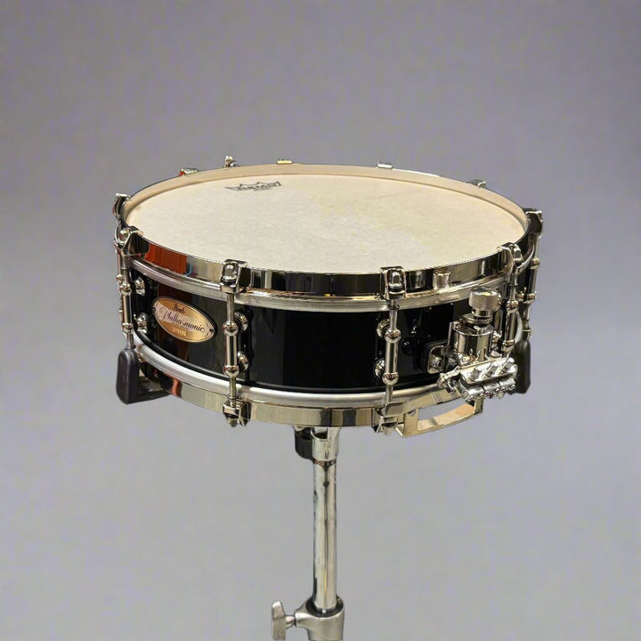 Ex - Display Pearl Philharmonic 14"x 4" 8 - Ply Maple Concert Snare Drum - Piano Black Lacquer (PHP1465N) - Ev - Entz Music
