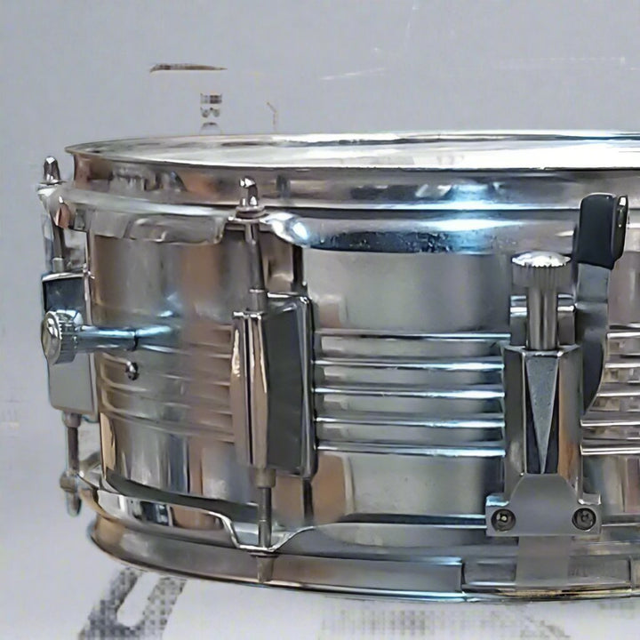 Pre - owned 14" x 5" Metal Snare Drum with Internal Dampener - Ev - Entz Music