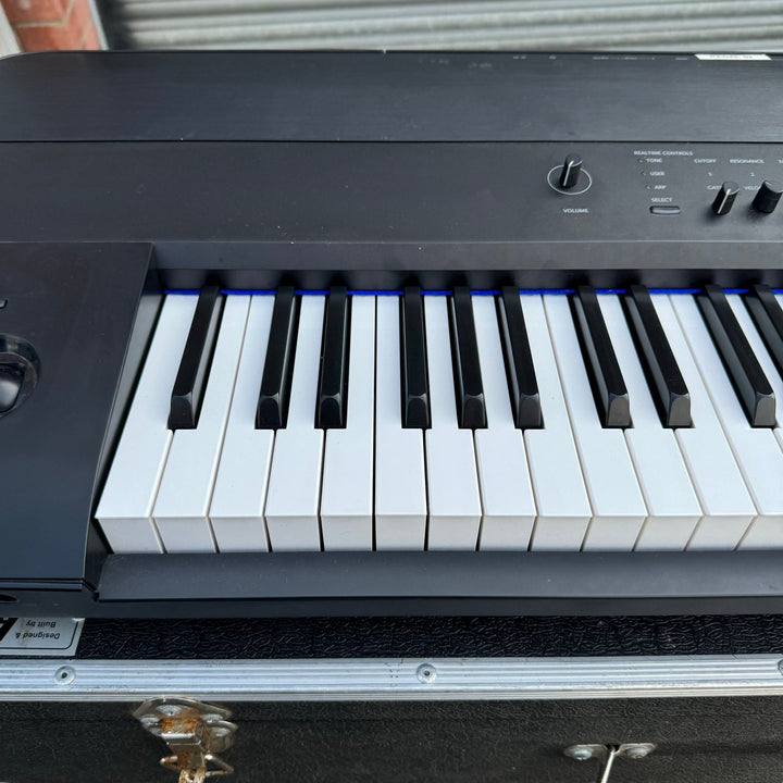 Pre - Owned Korg Krome 88 - Key Weighted Music Workstation with Flight Case and Sustain Pedal - Ev - Entz Music