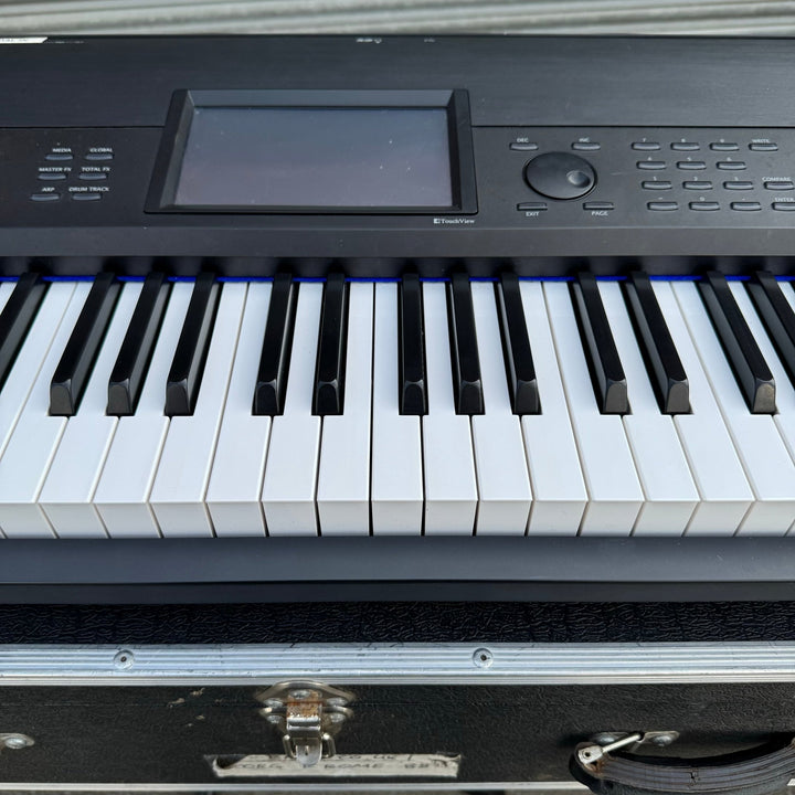 Pre - Owned Korg Krome 88 - Key Weighted Music Workstation with Flight Case and Sustain Pedal - Ev - Entz Music