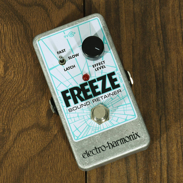 Side profile of the Electro-Harmonix Freeze sustain pedal