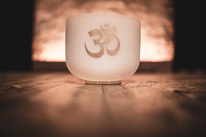 MEINL Sonic Energy Crystal Singing Bowl, white - frosted, 8" / 20 cm, Note C5, OM - Ev - Entz Music