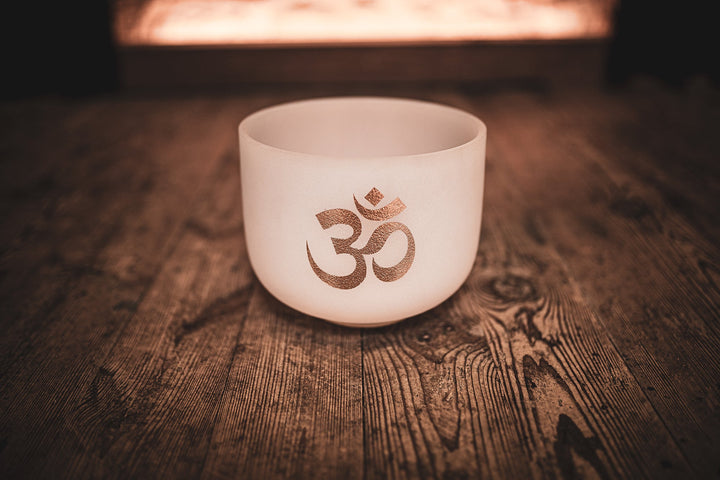 MEINL Sonic Energy Crystal Singing Bowl, white - frosted, 8" / 20 cm, Note C5, OM - Ev - Entz Music