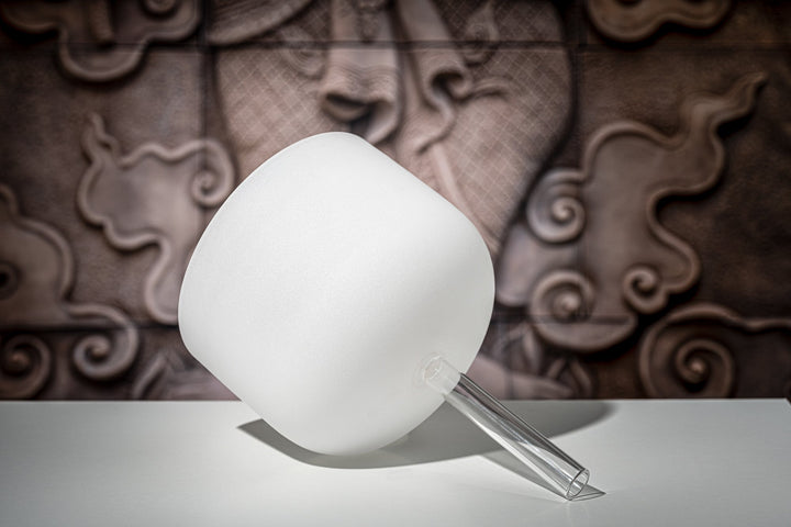 MEINL Sonic Energy Crystal Singing Bowl, with handle, white - frosted, 10" / 25 cm, Note F4, Heart Chakra - Ev - Entz Music