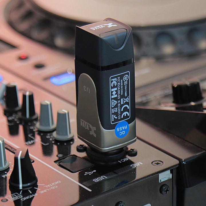 Xvive Dual U3 Wireless System for Audio - Ev - Entz Music